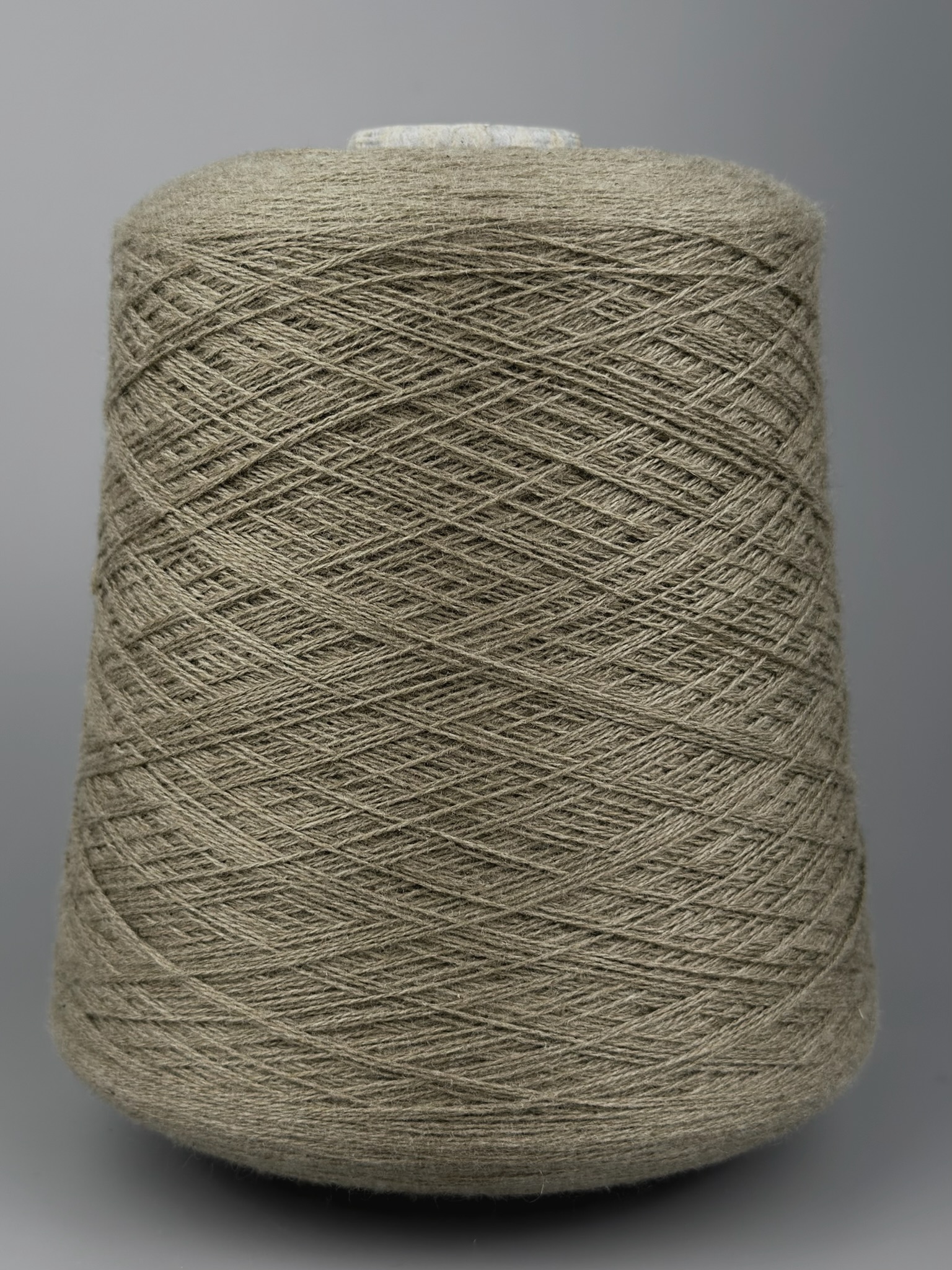 Biagioli Modesto Zermatt Nm 2/24 – Garn aus Lambswool, Viskose und Kaschmir col. Olivgrün Mélange foto 2